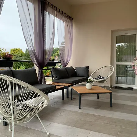 Fanni Apartment *